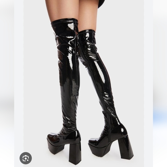 Thigh High Black Patent boots - Picture 8 of 9